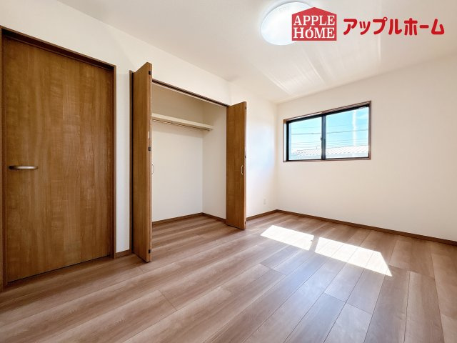 [新築住宅] 鴻巣市松原 第4期 全10棟の洋室|２階居室は全室収納あり！たっぷりある収納活用でお部屋もキレイを保てます♪