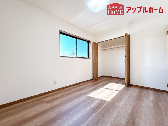 [新築住宅] 鴻巣市松原 第4期 全10棟の洋室|２階居室は全室収納あり！たっぷりある収納活用でお部屋もキレイを保てます♪