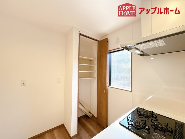 [新築住宅] 鴻巣市松原 第4期 全10棟のキッチン|キッチンの収納も充実☆食洗器完備で家事も楽々♪生活の質が向上すること間違いなしの充実設備です。