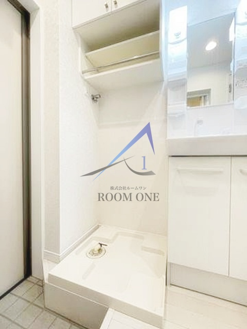 リーヴァレジデンスの設備|洗濯機置き場です。