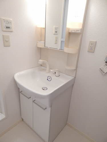 プリマヴェーラの洗面所|脱衣スペースもあります