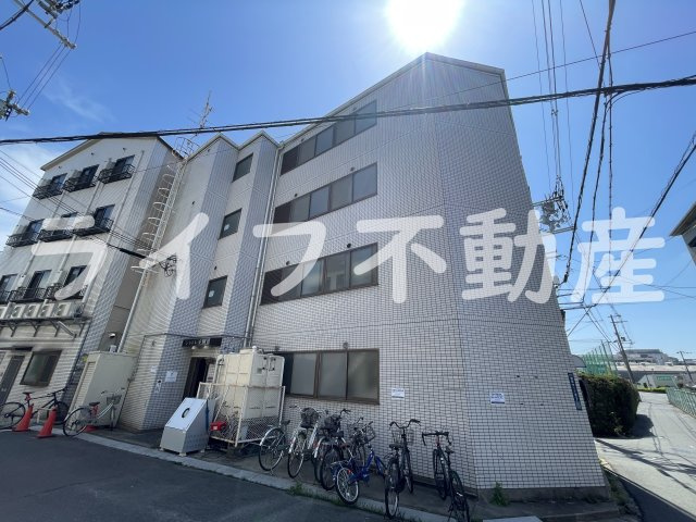シャトレ小阪の外観|おしゃれな外観です