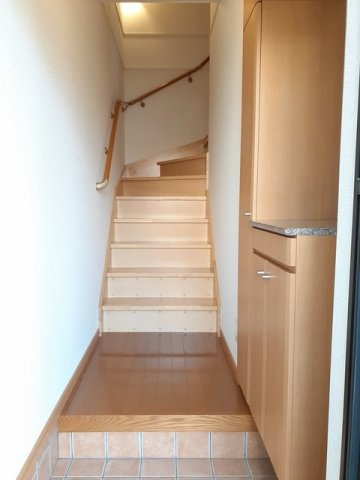 ブローテⅡの玄関|収納もある玄関です