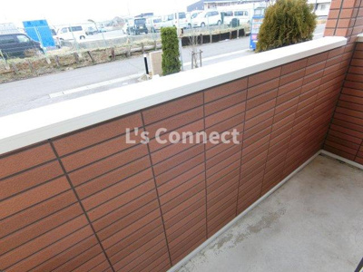 【バルコニー】 | ヴィジュラＡ | 晴れた日には洗濯物もたくさん干せます。