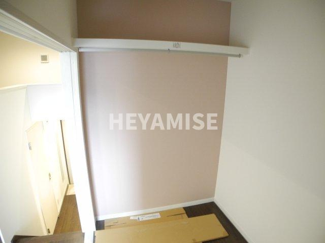 エルモーサ・ドゥの収納|オープンクローゼット付き！※同物件同室タイプの写真でございます※現況を優先します※