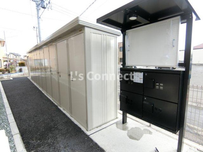 【その他共用部分】 | リヴァーサ・Ｉ | 外物置にはタイヤを収納できます。