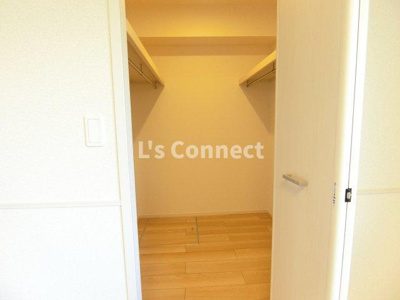 【収納】 | リヴァーサ・Ｉ | ウォークインクローゼットでお荷物もすっきり収納。