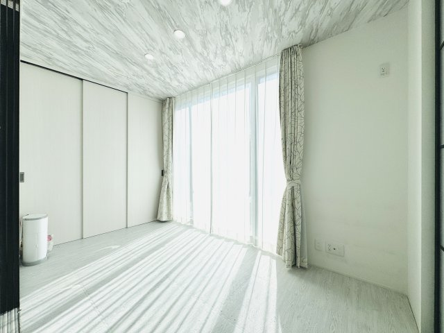 栃木市岩舟町静　中古住宅の洋室