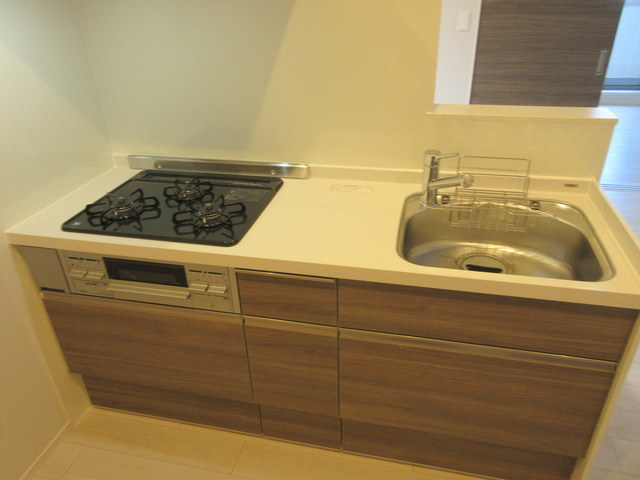 へーベルメゾン豊四季のキッチン|★システムガス3口キッチン★