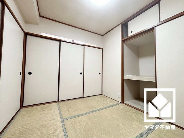 グランドヒル西宮高座台マンションＡ棟の和室|和の趣と現代の快適さを兼ね備えた空間。開放的にも、落ち着いたプライベート空間にもなる和室の魅力をぜひ。