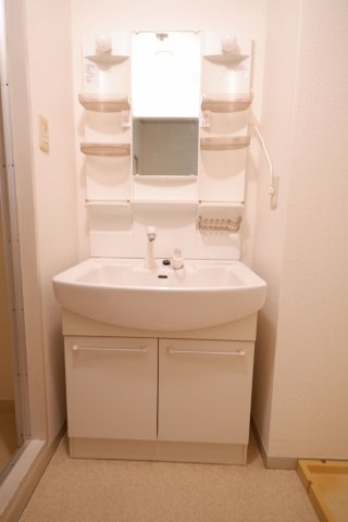 アンビション旭Ｂ棟の独立洗面台
