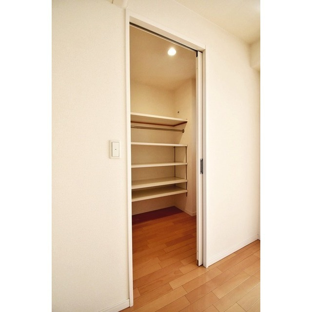 アーデンタワー北堀江の収納