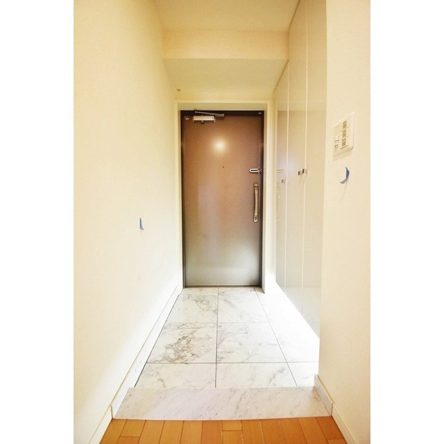 アーデンタワー北堀江の玄関