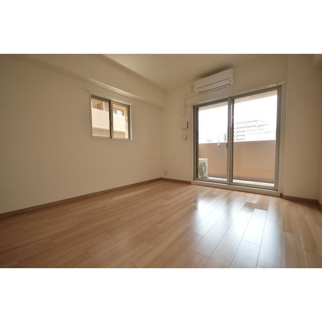 リッツ新大阪の居間・リビング