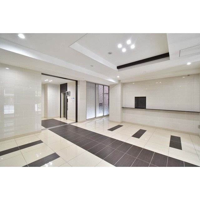 リッツ新大阪の居間・リビング