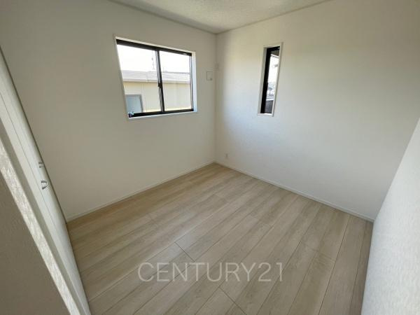 前橋市関根町第３の子供部屋|２面採光の明るい洋室です。