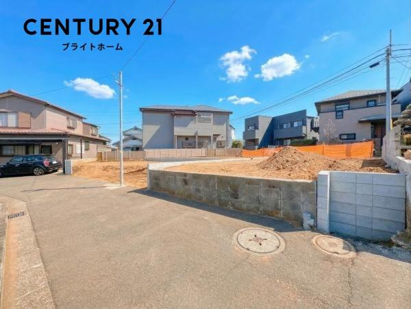 横浜市港南区港南１丁目の売地の前面道路含む現地写真|落ち着いた街並みになります。
陽当り良好の明るい住まい♪