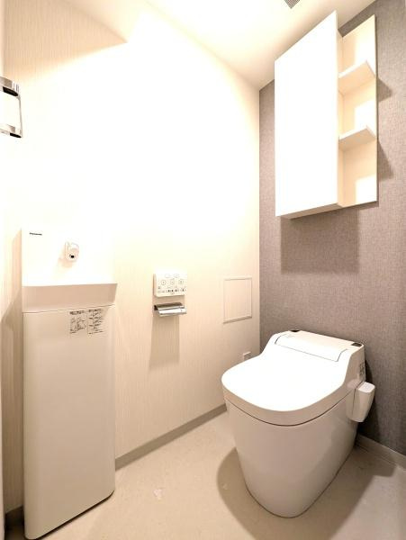 デュオステージ横濱天王町のトイレ|清潔感のある内装のすっきりとしたデザインのトイレです。
水周りが綺麗だと安心ですね。

