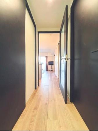 オーベル三軒茶屋ディーアールの内装|お洒落な建具と落ち着いたフローリングは日々の生活が癒されます