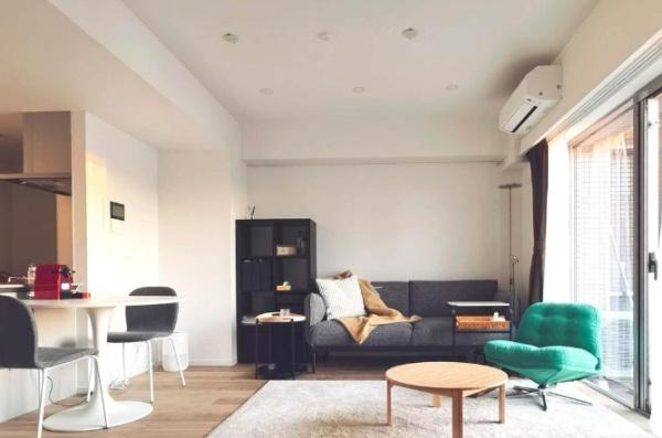 オーベル三軒茶屋ディーアールの居間・リビング|大きな窓からは明るい陽が差し込みます
５階住戸につき、見晴らしも良く眺望良好です
