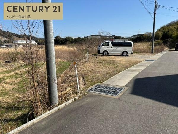 岡崎市市場町字円光の売地の前面道路含む現地写真