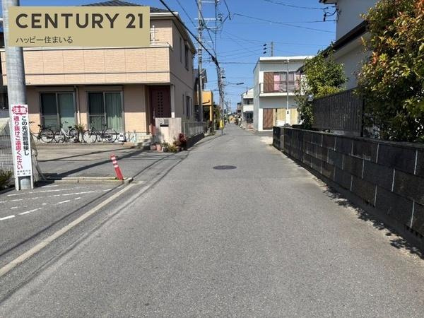 岡崎市舳越町字朝倉の売地の前面道路含む現地写真