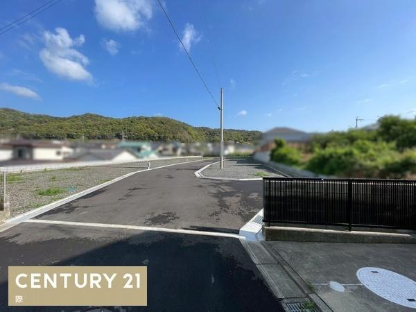 和歌山市府中分譲地の前面道路含む現地写真