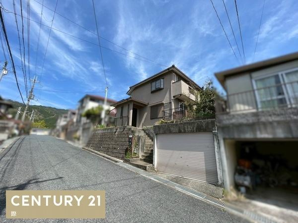 橋本市紀見ケ丘1丁目　中古戸建の前面道路含む現地写真