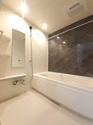  | アーモンドアイ