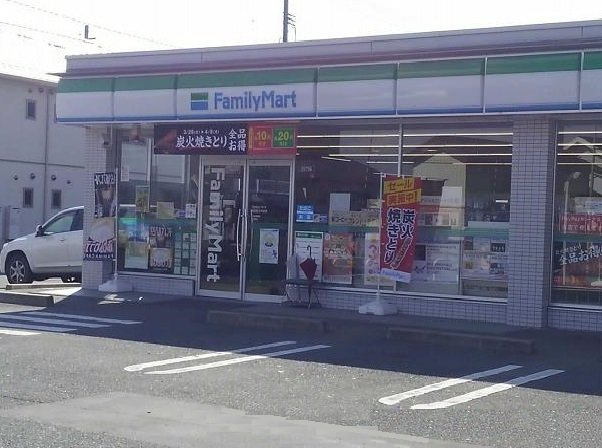 アトリオハウスの周辺|ファミリーマート　医王寺前店まで950m