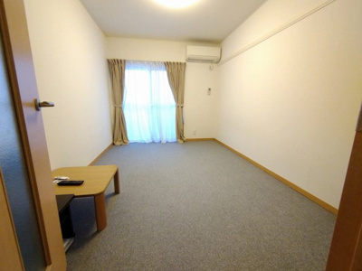 【居間・リビング】 | レオパレスカリス | 1階はフローリング仕様です。