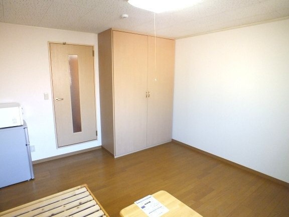 レオパレスサンライズの居間・リビング