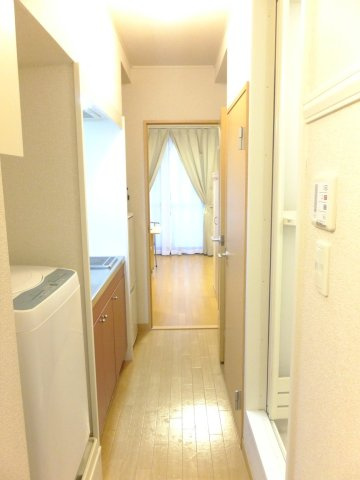 レオパレスフェリキタス花園の玄関