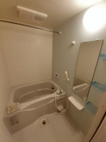 ベル・ブローテⅡの浴室