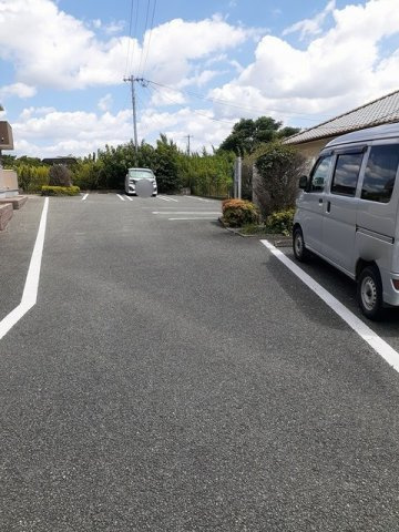 アベニューの駐車場