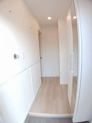 ムーンヴェルジュ　Ｅの玄関