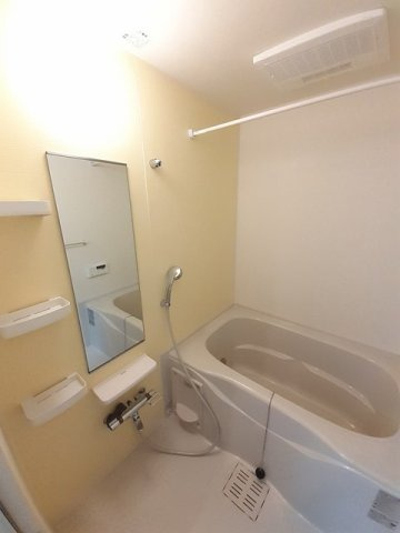 ベントルナータ　Ｆの浴室