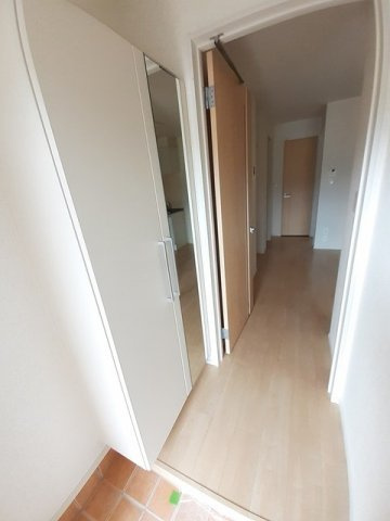 ベントルナータ　Ｆの玄関