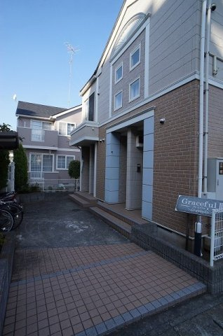 グレイスフルⅡのエントランス