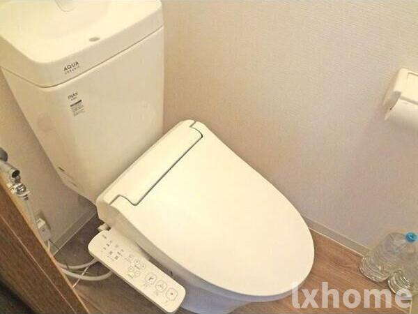 キングマンション千里万博公園のトイレ|コンパクトで使いやすいトイレです