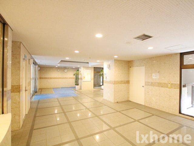 キングマンション千里万博公園のロビー|建物の内部です
