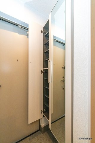 sumikawa（スミカワ）の玄関|写真は同じ建築会社の近い間取りのものです。参考にご覧下さい。