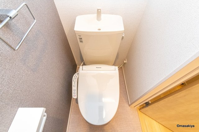 sumikawa（スミカワ）のトイレ|写真は同じ建築会社の近い間取りのものです。参考にご覧下さい。