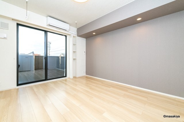sumikawa（スミカワ）の居間・リビング|写真は同じ建築会社の近い間取りのものです。参考にご覧下さい。