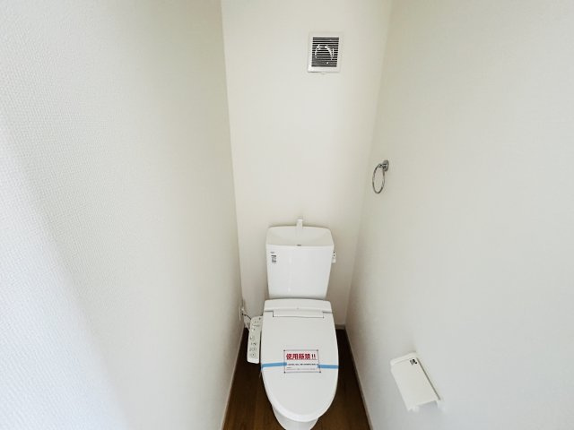 新築　高崎市常盤町1期　１号棟のトイレ|現地写真　節水タイプのウォシュレット付きトイレ、水道料節約に一役買います！
