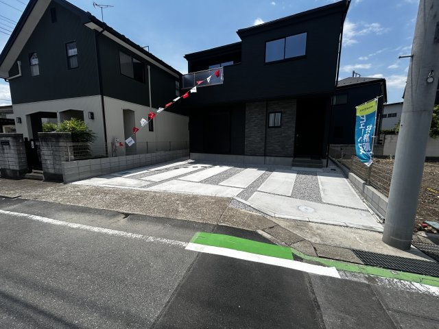 新築　高崎市常盤町1期　１号棟の駐車場|現地写真　駐車スペースは並列2台分可能です！

