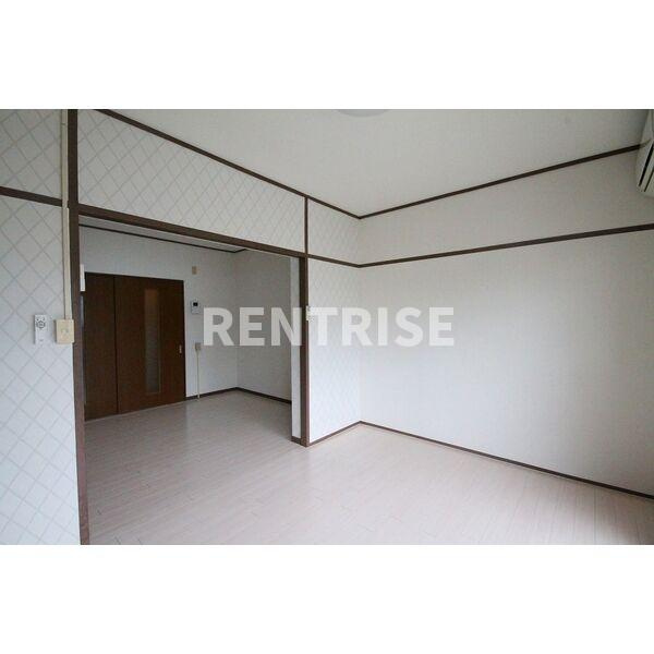 ハイツ北出 A棟の和室