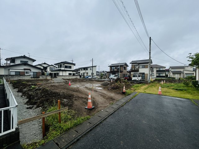 新築　前橋市下新田町1期　2号棟の前面道路含む現地写真|南側接道幅員約4ｍ