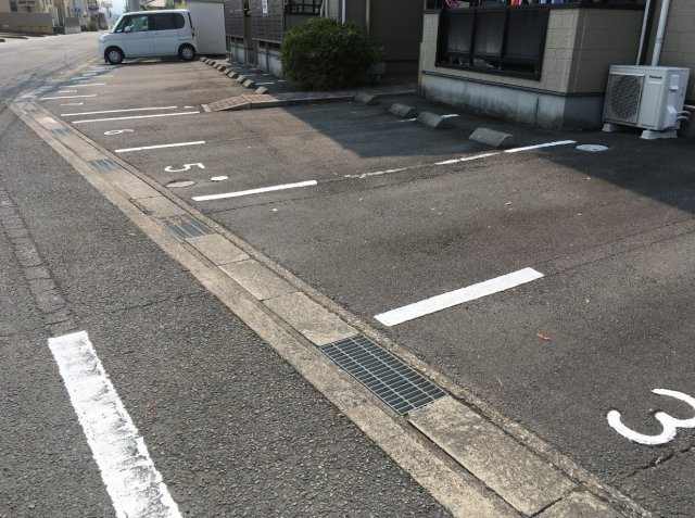 ラ・メゾンK'sⅢの駐車場