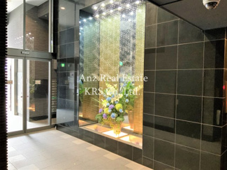 【ロビー】 | アクアプレイス南堀江 | お花とシャンデリアカーテンが飾られゴージャスな雰囲気に☆